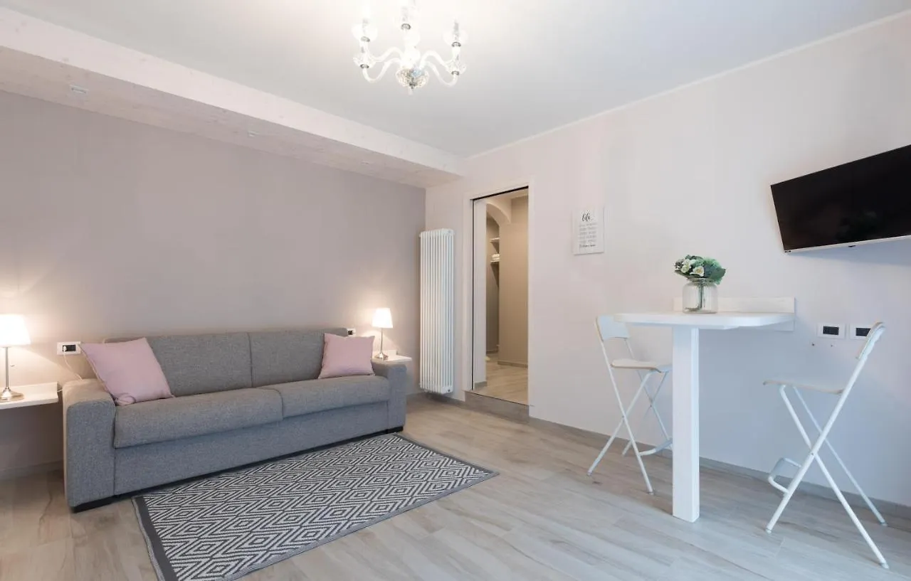 Residenza Conca Verde B&B Il Monolocale Rogolo Oda ve Kahvaltı